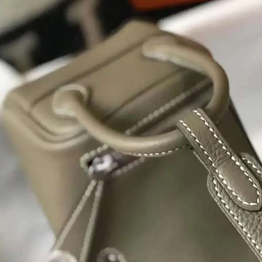 Hermes Lindy Mini 19 in Clemence Leather for Women in Etoupe/Silver