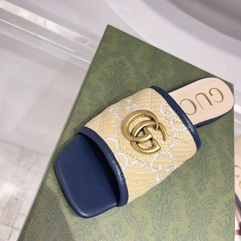 Gucci GG Raffia Effect Slide Purple for Women