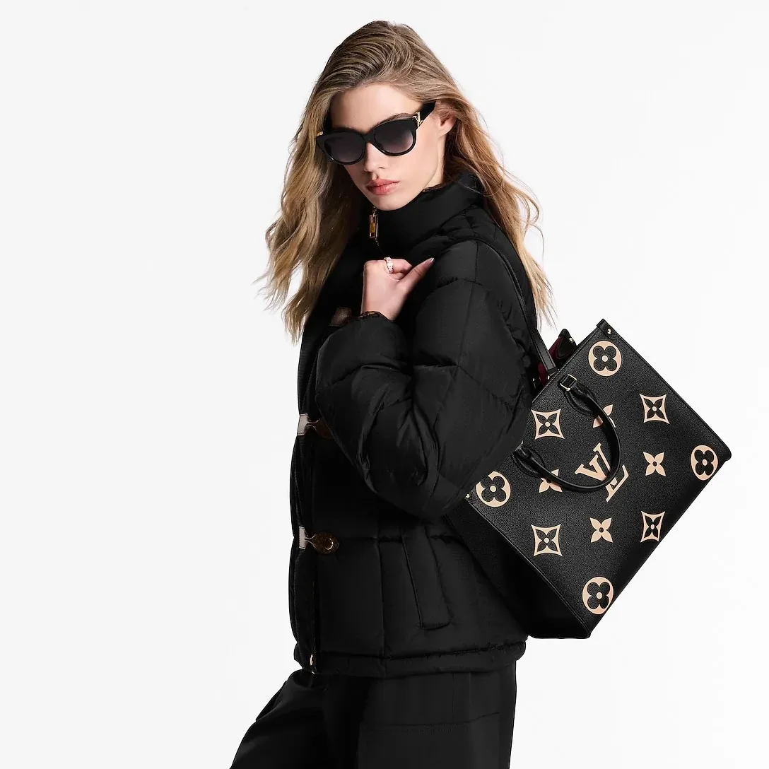 Louis Vuitton OnTheGo MM Tote Bag in Black/Beige Gold Hardware