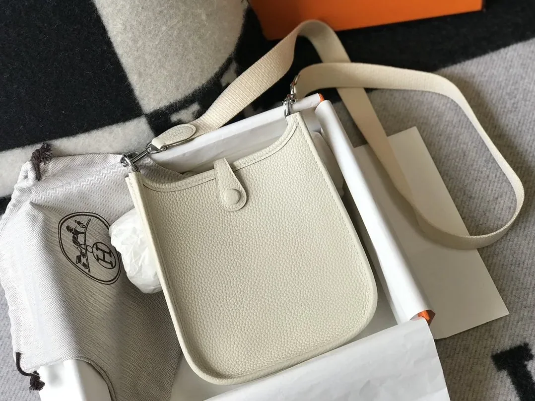 Hermes Evelyne 16 Amazone Bag Beige With Silver in Toned Hardware Hermes Evelyne 16 Amazone Bag Beige With Silver in Toned Hardware