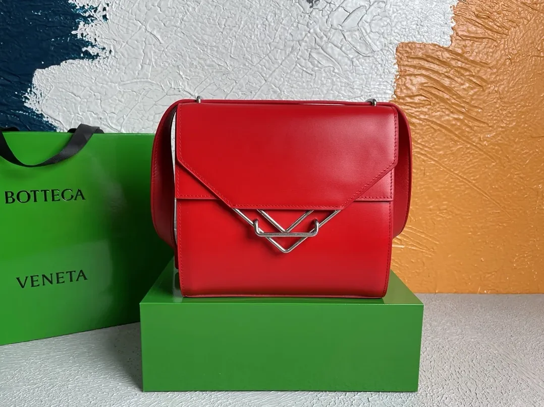 Bottega Veneta Clip Bag Red