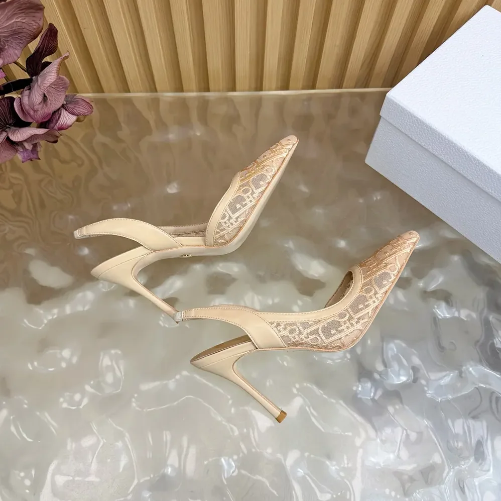 Dior Adiorable Slingback Pump Trench Dior Oblique Embroidered Mesh for Women Dior Adiorable Slingback Pump Trench Dior Oblique Embroidered Mesh for Women