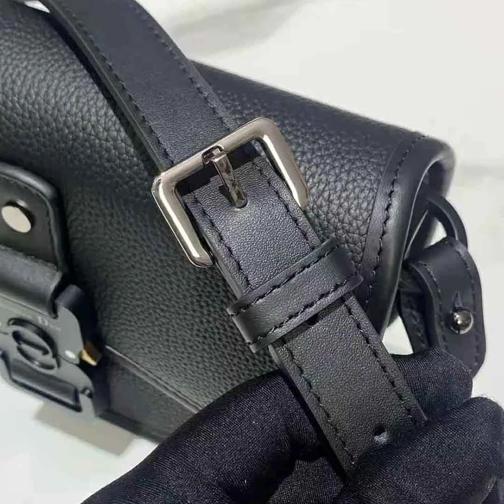 Dior Gallop Messenger Bag Black Grained Calfskin for Men