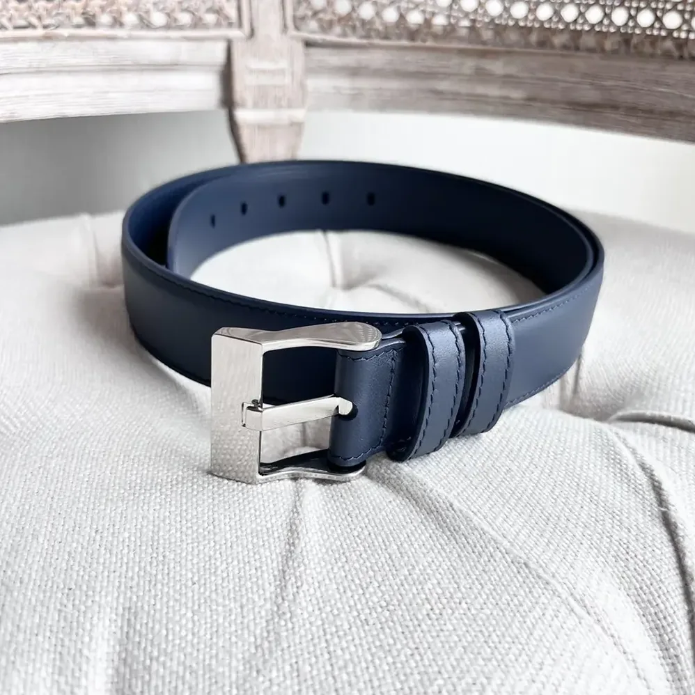 Bottega Veneta Smooth Calfskin Leather Belt for Unisex in Navy Bottega Veneta Smooth Calfskin Leather Belt for Unisex in Navy