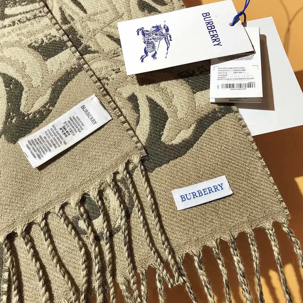 Burberry Tower Bridge Cashmere Scarf for Unisex