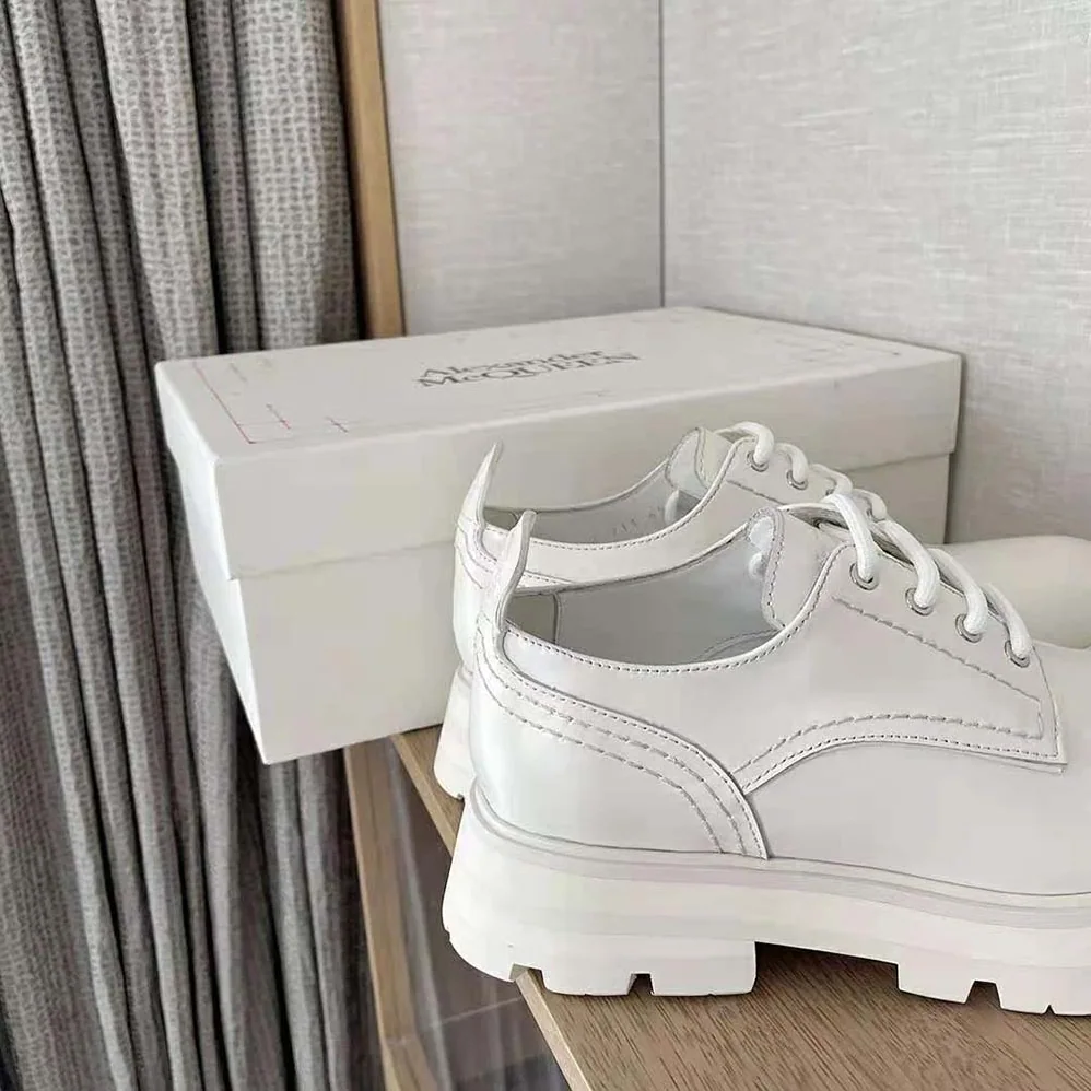 Alexander Mcqueen Wander Lace-Up for Women in White Alexander Mcqueen Wander Lace-Up for Women in White