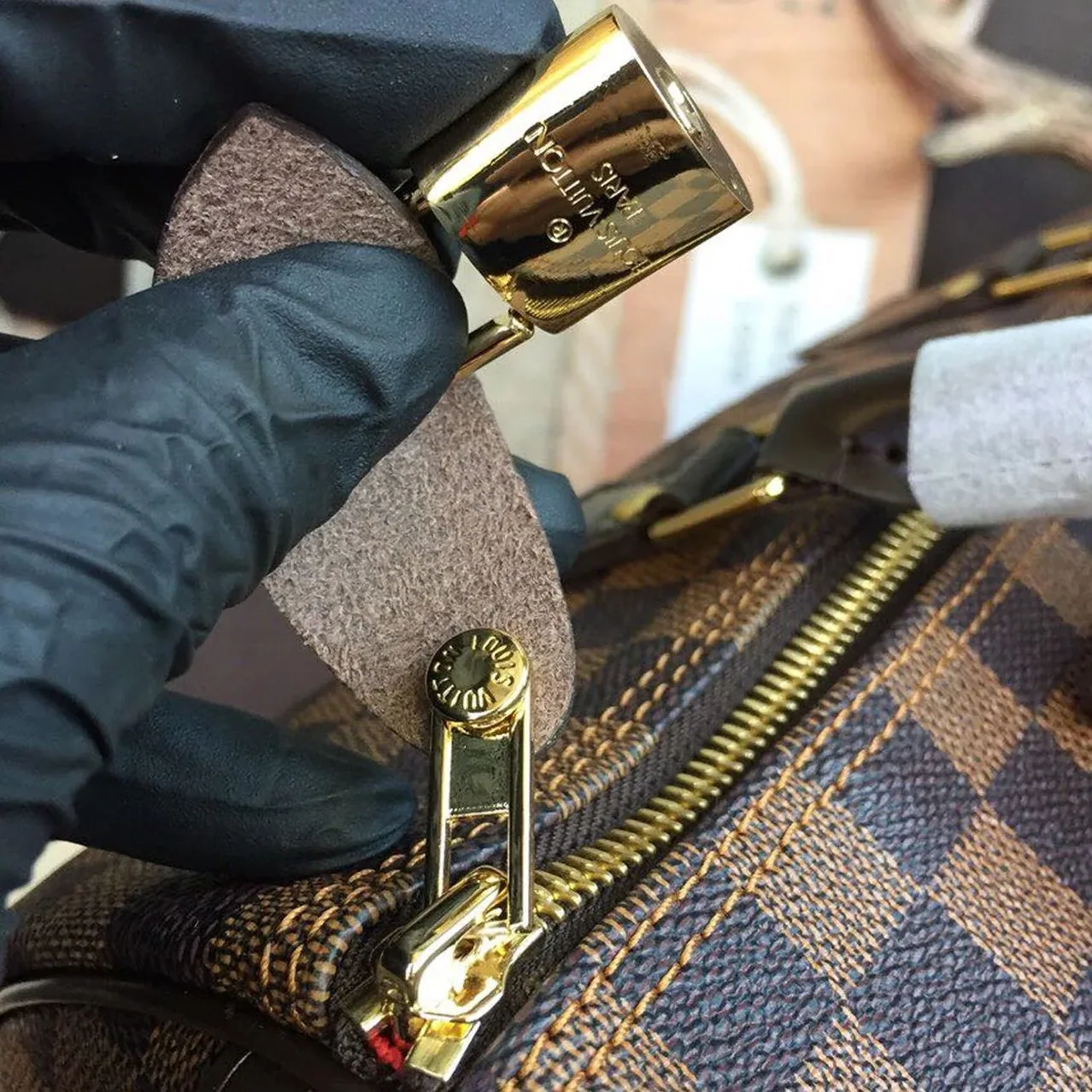 Louis Vuitton Speedy 30 Top Handle Bag / Brown Damier Ebene Canvas Gold Hardware