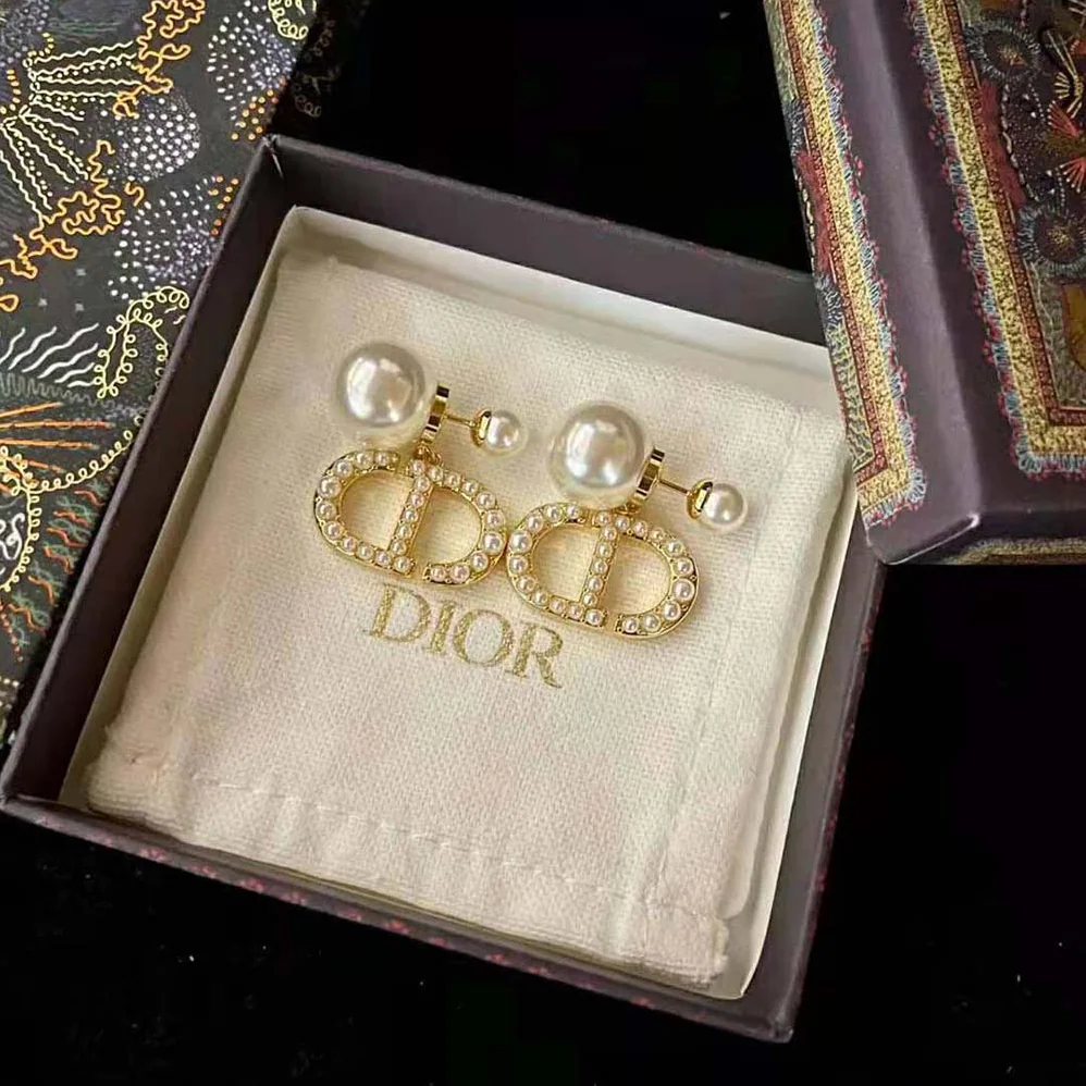 Dior Tribales Earrings Gold-Finish Metal and White Resin Pearls for Women Dior Tribales Earrings Gold-Finish Metal and White Resin Pearls for Women
