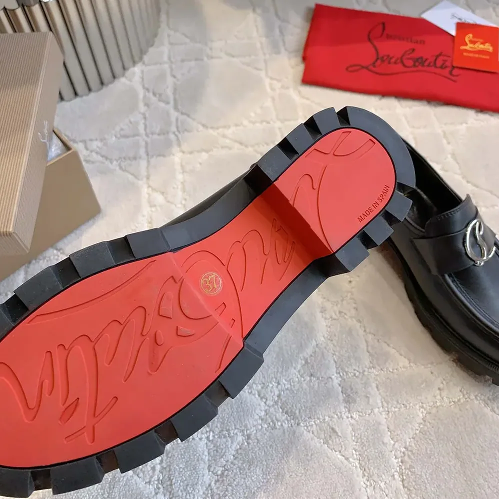Christian Louboutin CL Moc Lug Loafers Calf leather for Women in Black Christian Louboutin CL Moc Lug Loafers Calf leather for Women in Black