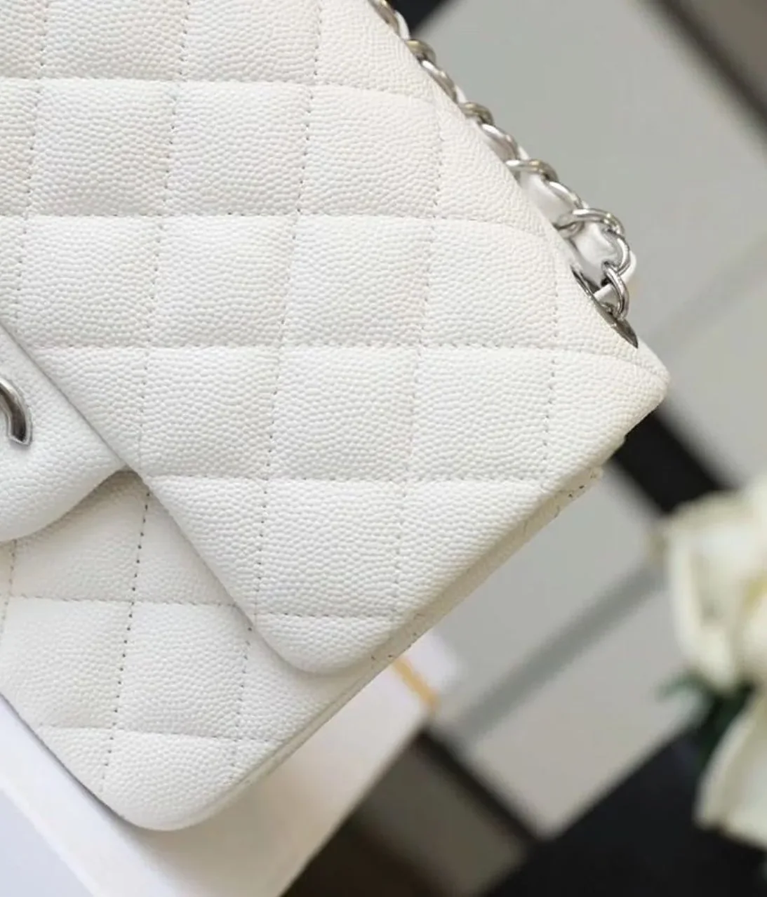 Chanel Classic Mini Flap Bag Silver Hardware White / Chanel Classic Mini Flap Bag Silver Hardware White /
