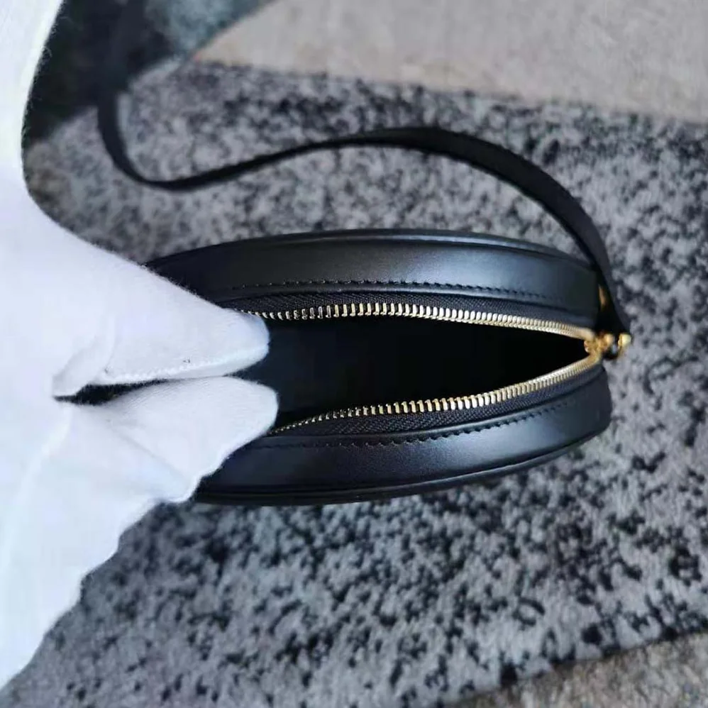 Celine Crossbody Oval Purse Cuir Triomphe in Smooth Calfskin for Women in Black