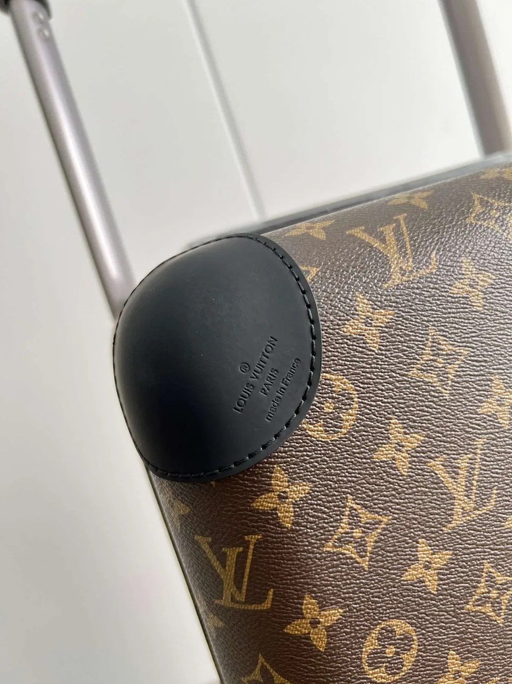 Louis Vuitton Horizon 55 Suitcase in Brown Champagne Hardware