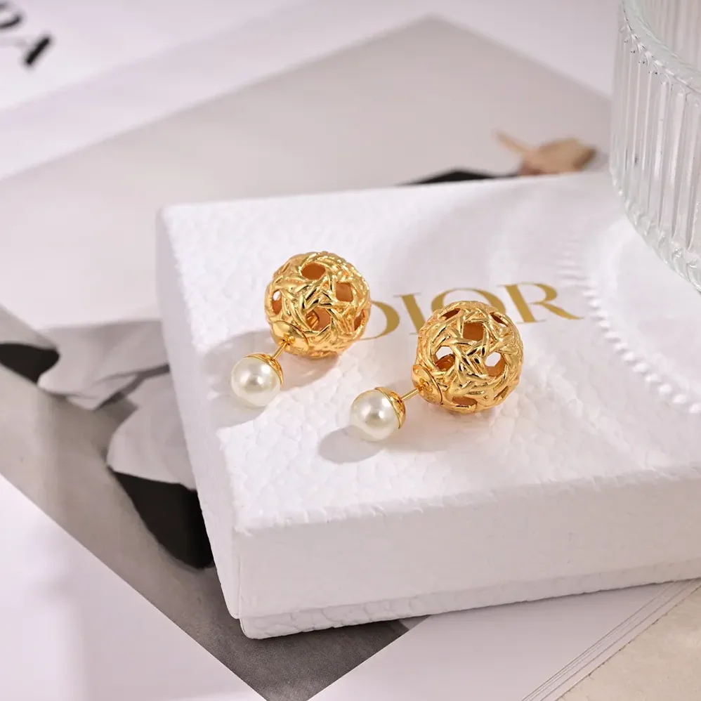 Dior Tribales Earrings Gold-Finish Metal and White Resin Pearls for Women Dior Tribales Earrings Gold-Finish Metal and White Resin Pearls for Women