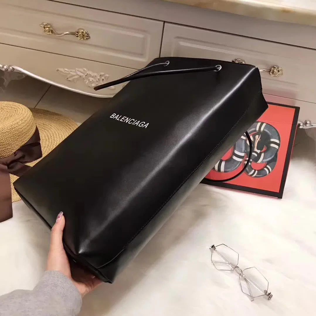 Balenciaga North-South Calfskin Shopping Bag M in Black Balenciaga North-South Calfskin Shopping Bag M in Black