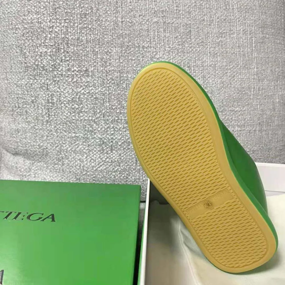Bottega Veneta Pillow Sneaker Padded Leather Lace-up Sneakers for Unisex in Green