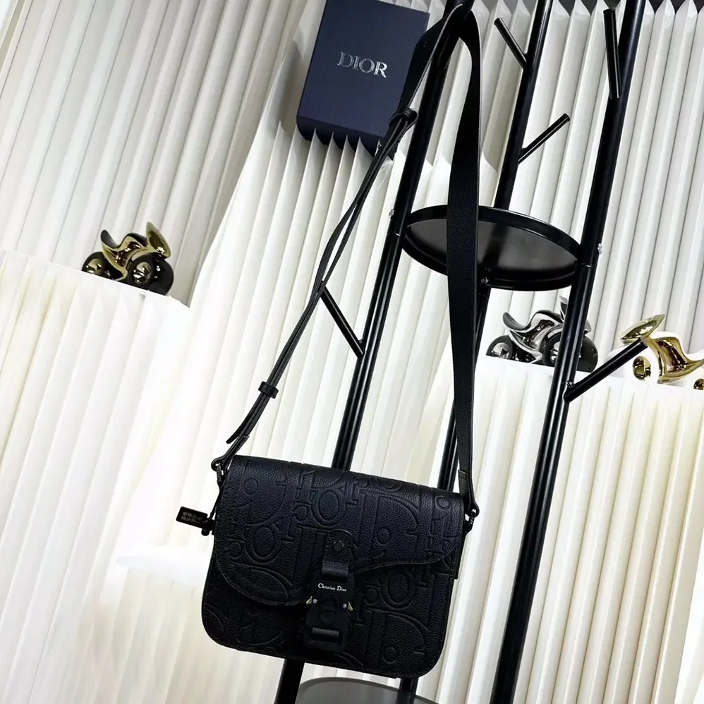 Dior Small Saddle Messenger Bag with Flap Black Dior Gravity Leather for Men