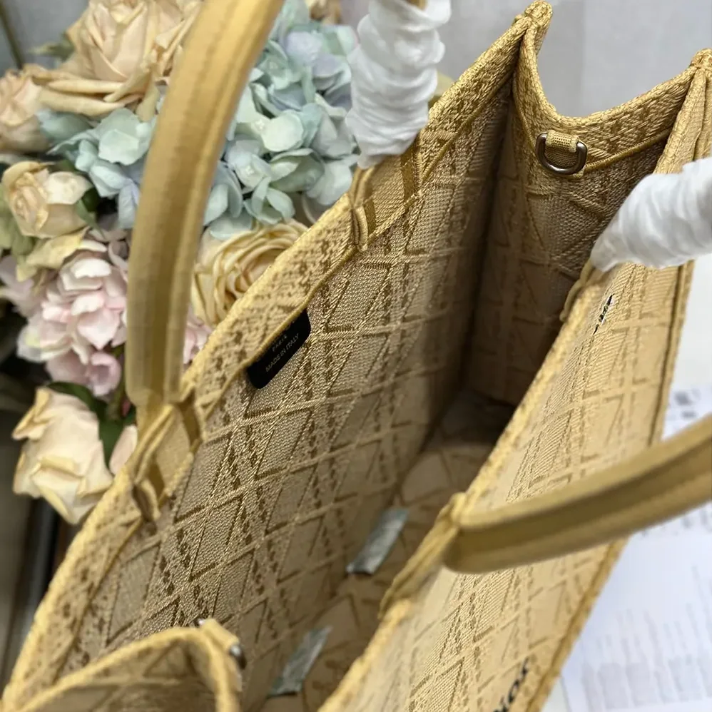 Dior Large Dior Book Tote Natural Raffia for Women in Effect Cannage Embroidery