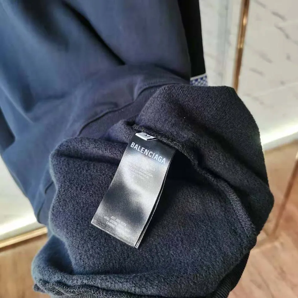 Balenciaga Space Boxy Hoodie in Black Medium Fleece for Women Balenciaga Space Boxy Hoodie in Black Medium Fleece for Women