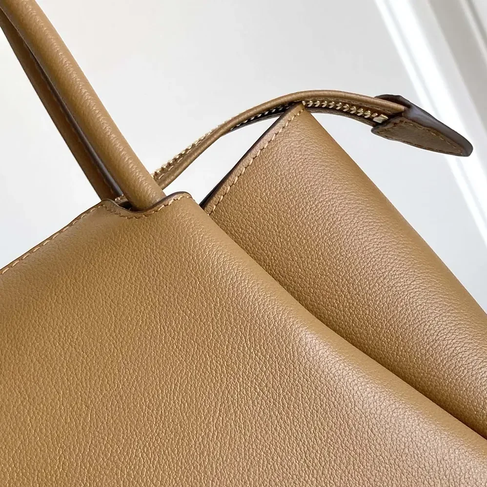 Prada Darling Medium Leather Shoulder Bag for Women in Brown Prada Darling Medium Leather Shoulder Bag for Women in Brown