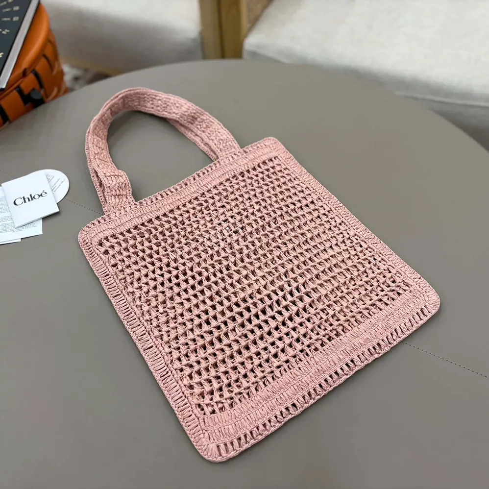 Chloe Summer Banana Tote Bag In Raffia for Women in Pink Chloe Summer Banana Tote Bag In Raffia for Women in Pink