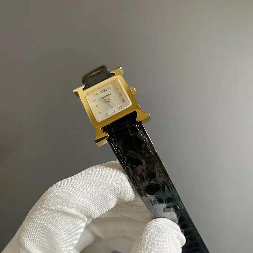 Hermes Heure H Watch Mini Model Quartz Movement 21 mm in Rose Gold for Women in Black Hermes Heure H Watch Mini Model Quartz Movement 21 mm in Rose Gold for Women in Black