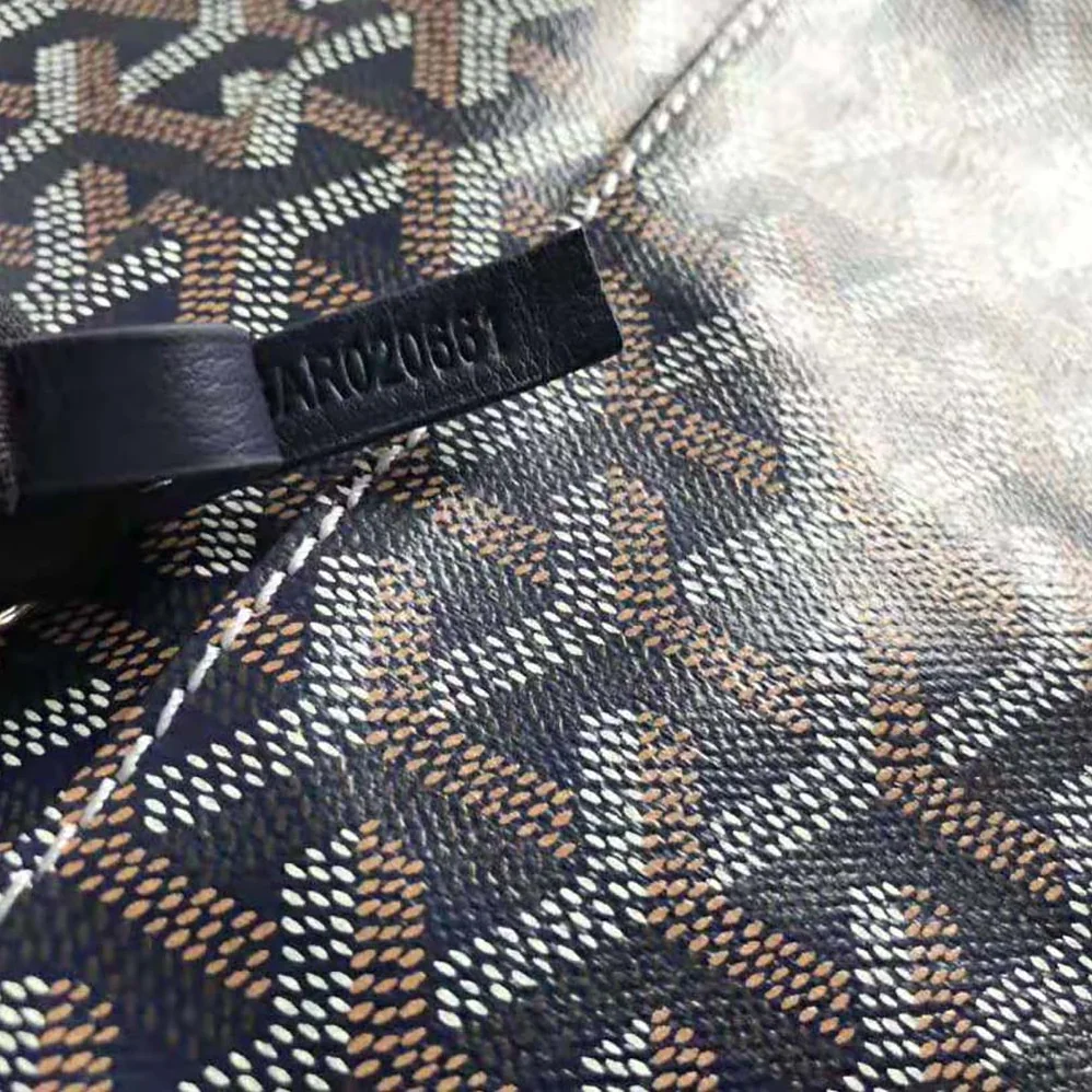 Goyard Sac Saint Louis GM in Goyardine Canvas & Chevroches Calfskin for Women in Black Goyard Sac Saint Louis GM in Goyardine Canvas & Chevroches Calfskin for Women in Black