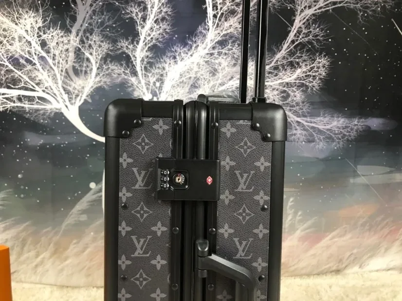 Louis Vuitton Rolling Trunk Black /