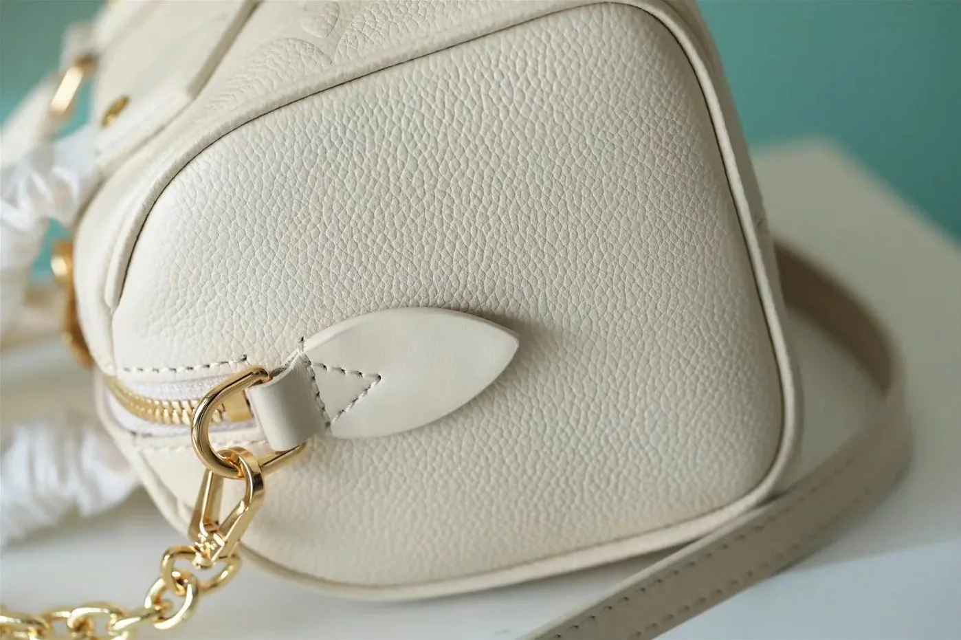 Louis Vuitton Speedy Bandouliere 20 White /