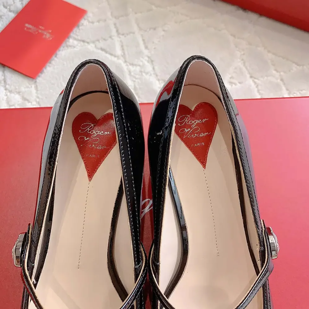 Roger Vivier Mary Jane Virgule 55 Mules in Patent Leather for Women in Black Roger Vivier Mary Jane Virgule 55 Mules in Patent Leather for Women in Black