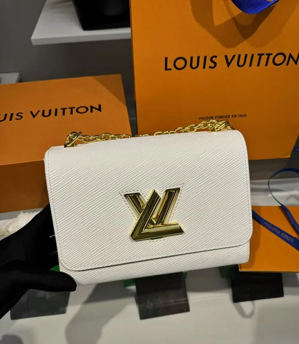 Louis Vuitton Twist Epi White Louis Vuitton Twist Epi White
