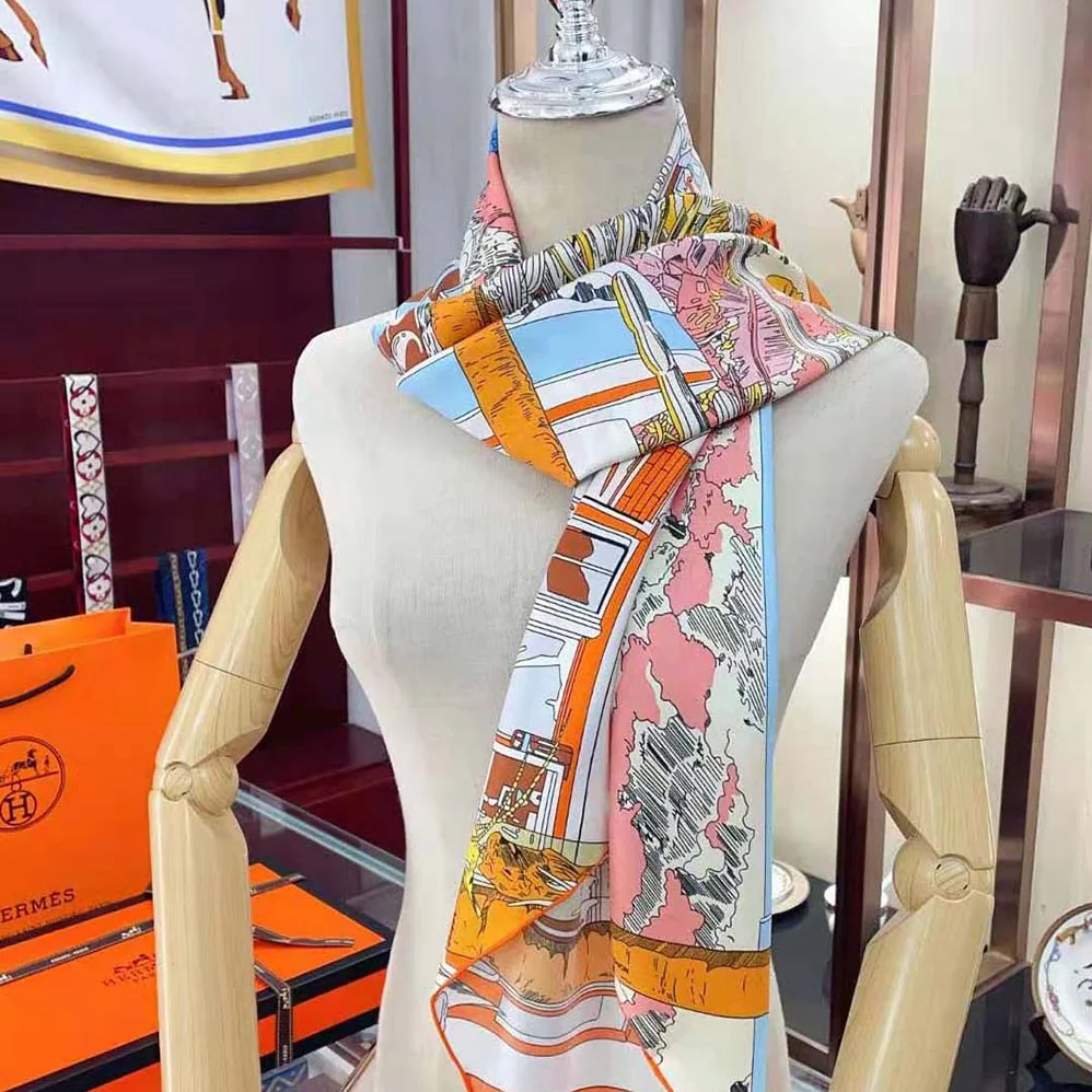 Hermes Rendez-Vous Galant Scarf 70 in Silk Twill with Hand-Rolled Edges for Women in Blue Hermes Rendez-Vous Galant Scarf 70 in Silk Twill with Hand-Rolled Edges for Women in Blue