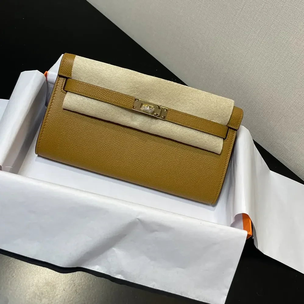 Hermes Kelly To Go in Epsom Leather for Women in Gold Hermes Kelly To Go in Epsom Leather for Women in Gold