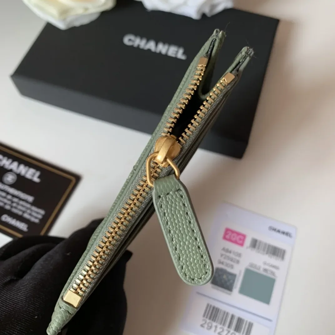 Chanel Flat Card Holder Olive Bag / Chanel Flat Card Holder Olive Bag /