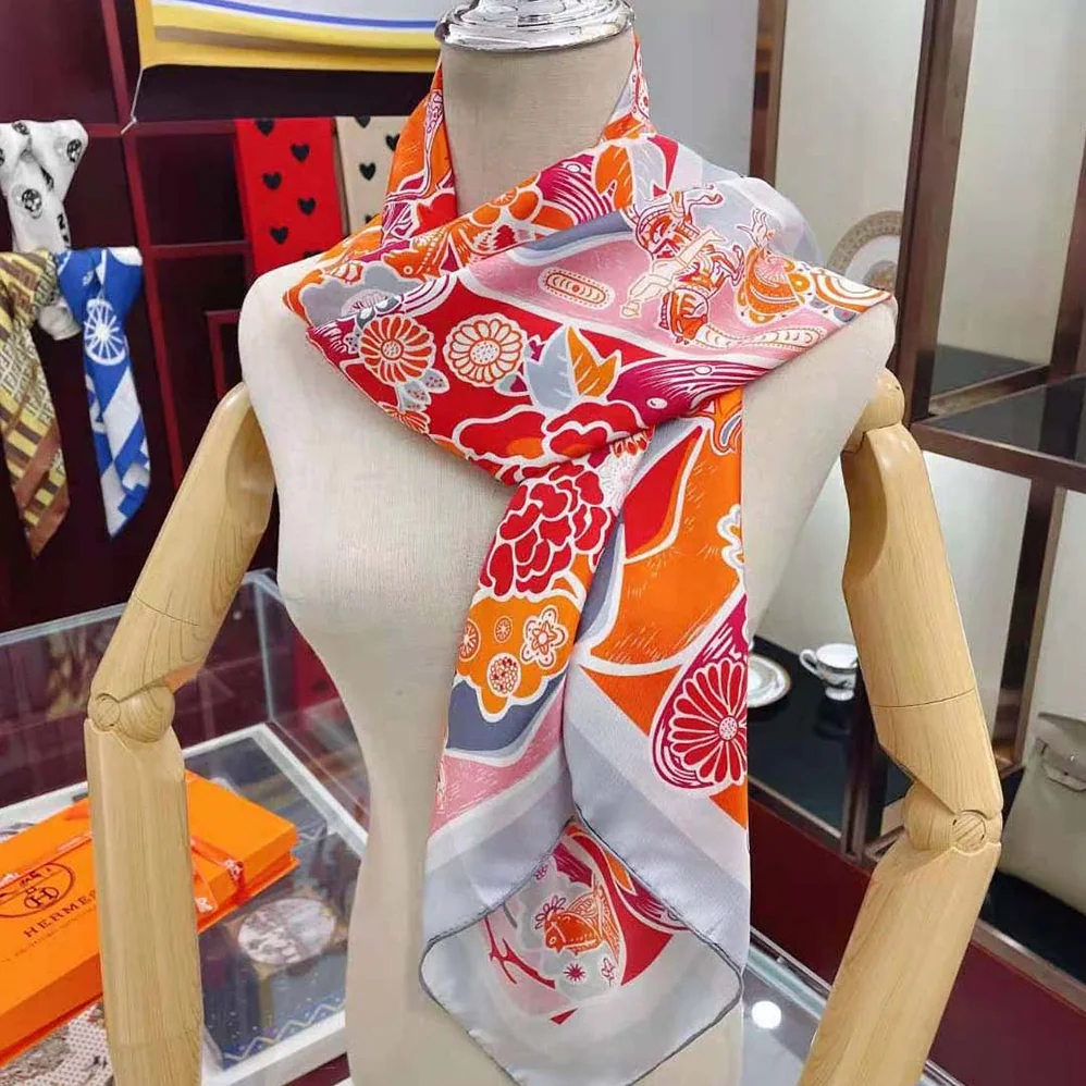 Hermes Bingata Shawl 140 in Cashmere and Silk with Hand-Rolled Edges for Women in Pink Hermes Bingata Shawl 140 in Cashmere and Silk with Hand-Rolled Edges for Women in Pink