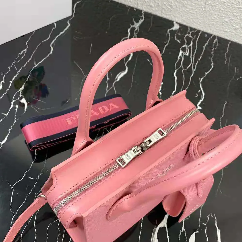 Prada Saffiano Leather Prada Monochrome Bag for Women in Pink Prada Saffiano Leather Prada Monochrome Bag for Women in Pink