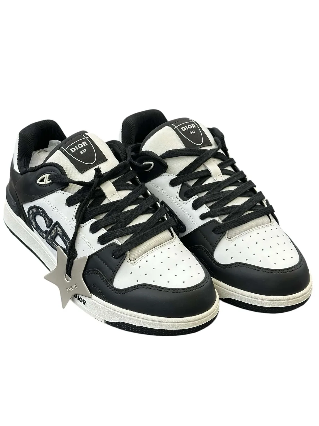 B57 Dribble Low in Top Sneaker Black