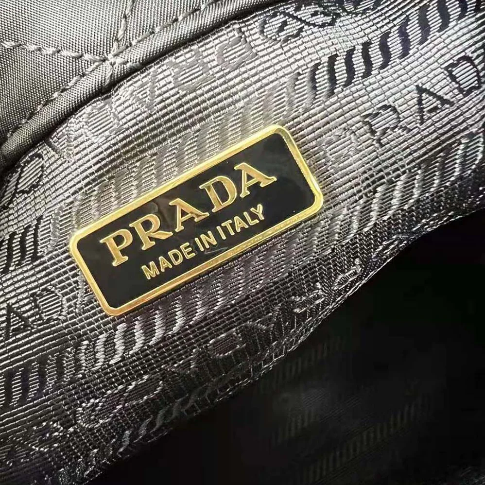Prada Re-Edition 1995 Chaîne Re for Women in Nylon Shoulder Bag Prada Re-Edition 1995 Chaîne Re for Women in Nylon Shoulder Bag