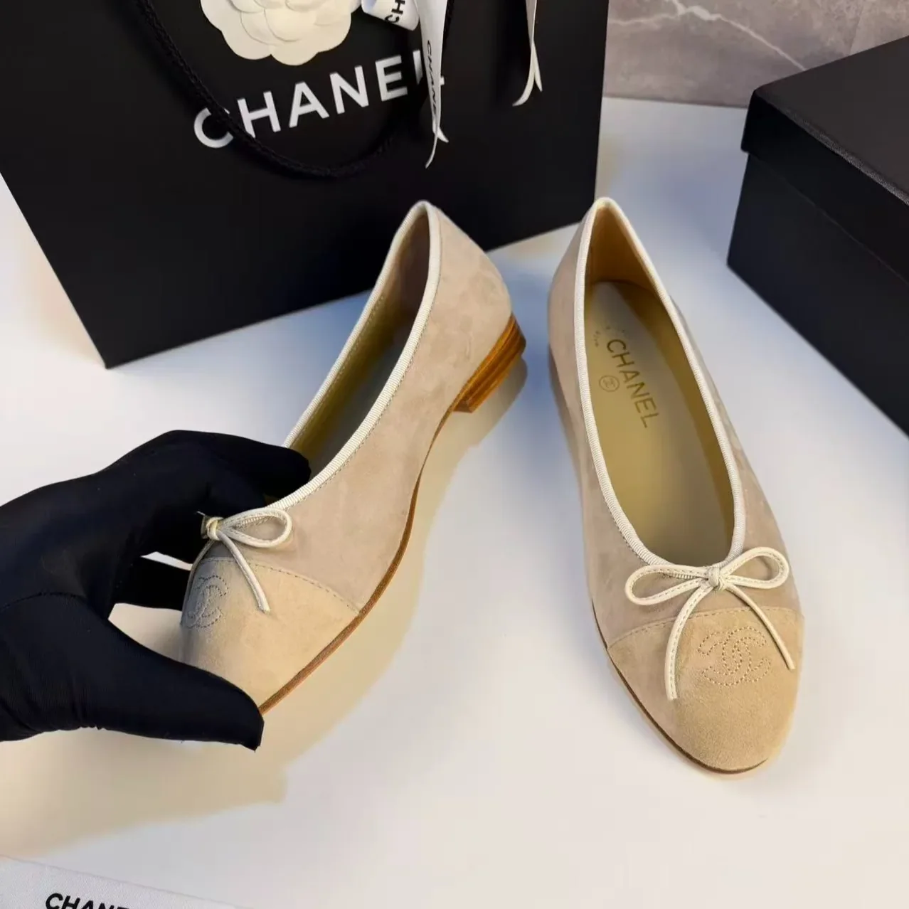 Chanel Ballet Flats Suede Cream Chanel Ballet Flats Suede Cream