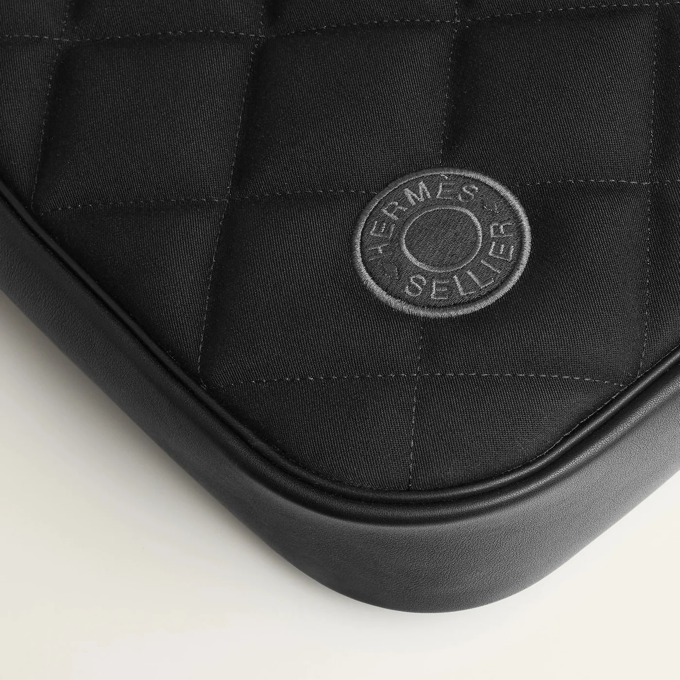 Hermes Horseback Bag Noir / Hermes Horseback Bag Noir /