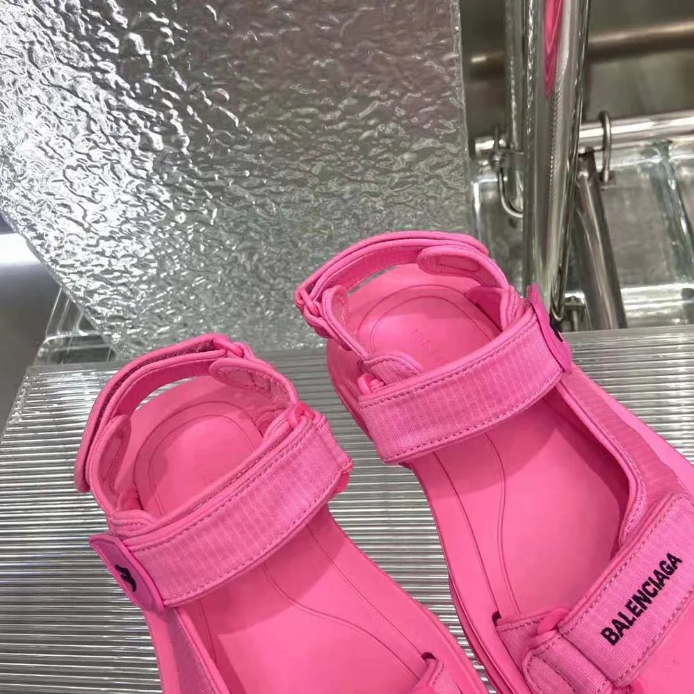 Balenciaga Tourist Sandal in Neon Pink Technical Material for Unisex Balenciaga Tourist Sandal in Neon Pink Technical Material for Unisex