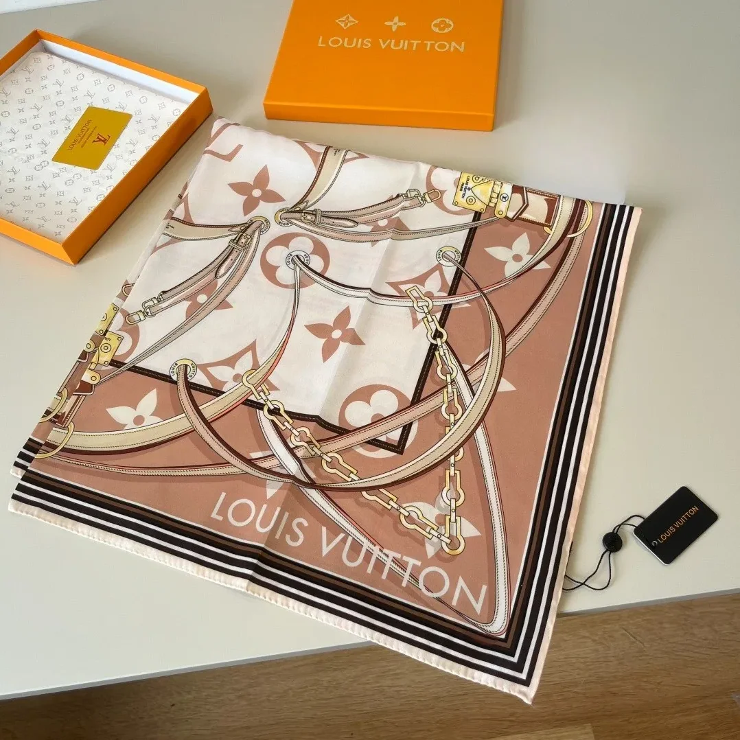 Louis Vuitton Ultimate Monogram Square 90 Scarf Dune / Louis Vuitton Ultimate Monogram Square 90 Scarf Dune /