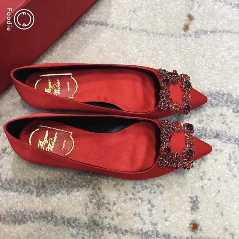 Roger Vivier Flower Strass Buckle Ballerinas Silk Satin 5mm Heel for Women Roger Vivier Flower Strass Buckle Ballerinas Silk Satin 5mm Heel for Women
