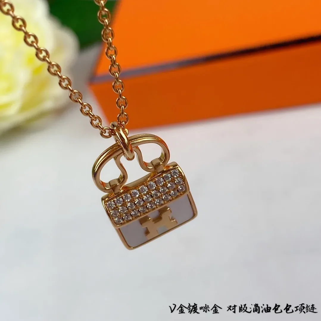 Amulettes Constance Necklace Gold Tone