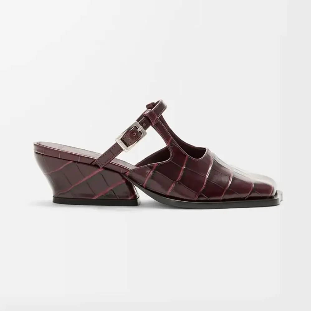 Loewe Onda Mule In Embossed Calfskin for Women Loewe Onda Mule In Embossed Calfskin for Women