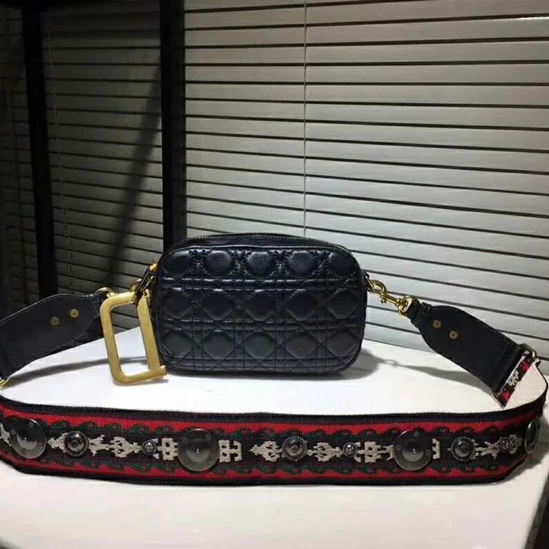 Dior Diorquake Clutch in Black Lambskin for Women in Black Dior Diorquake Clutch in Black Lambskin for Women in Black