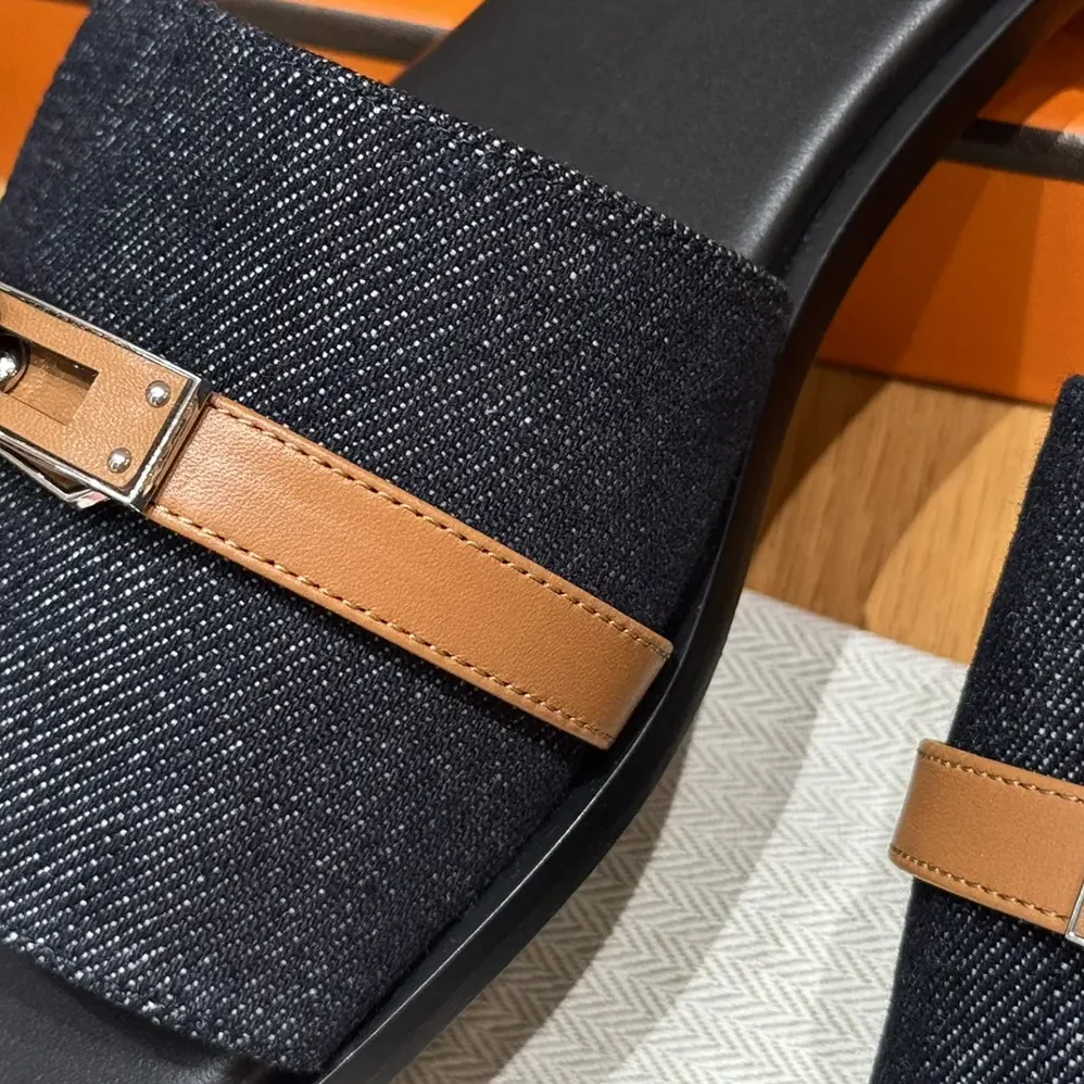 Hermes Giulia Sandal for Women in Navy Hermes Giulia Sandal for Women in Navy
