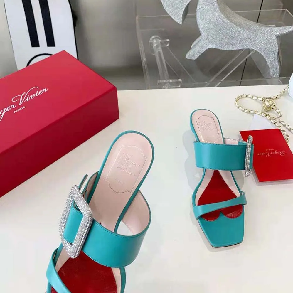 Roger Vivier Viv Choc Side Strass Buckle Mules in Leather for Women in Lime Roger Vivier Viv Choc Side Strass Buckle Mules in Leather for Women in Lime