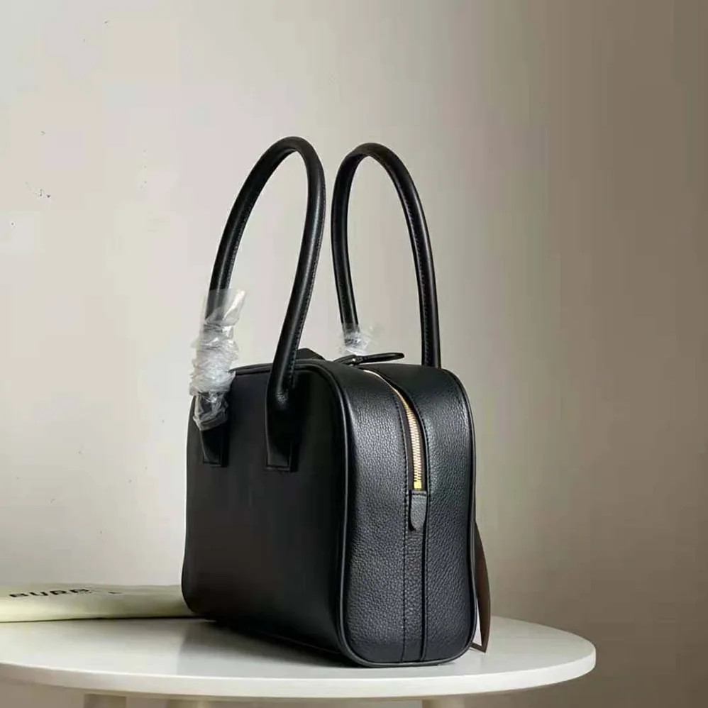 Burberry Medium Leather Half Cube Bag for Women in Black Burberry Medium Leather Half Cube Bag for Women in Black