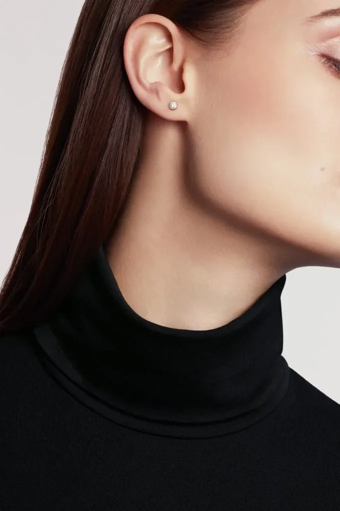Chanel Eternal N°5 Transformable Earrings White Gold Chanel Eternal N°5 Transformable Earrings White Gold