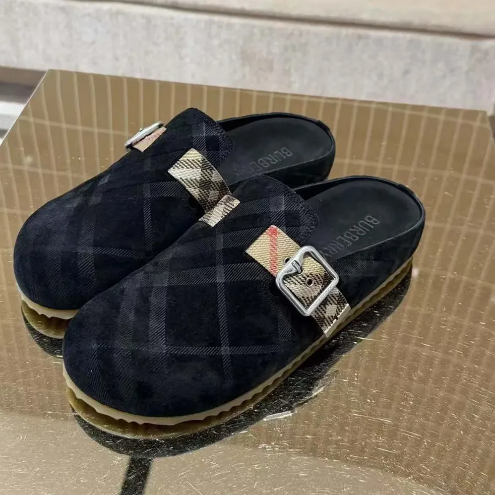 Burberry Check Denim Urchin Clogs for Unisex in Navy Burberry Check Denim Urchin Clogs for Unisex in Navy